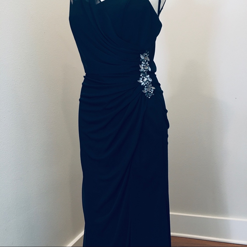 Cache Formal Gown - Picture 3 of 10